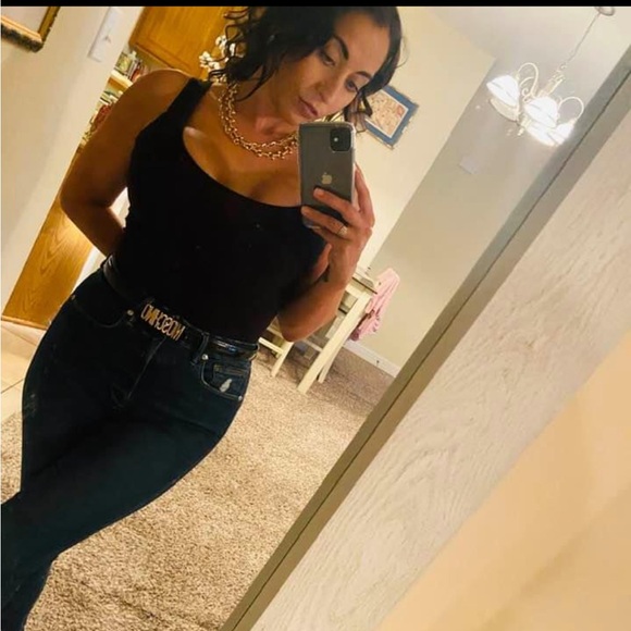 Meet your Posher, Amber - Picture 2 of 5